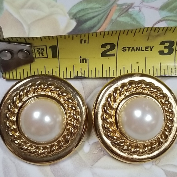 Vintage GIVENCY Large Faux Pearl Goldtone Clip Earrings RARE - Picture 9 of 10